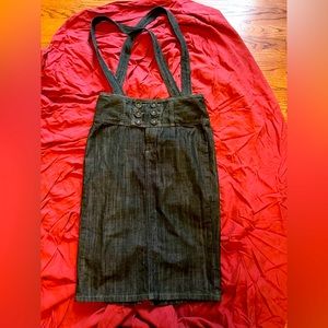 Suspender Jean pencil skirt